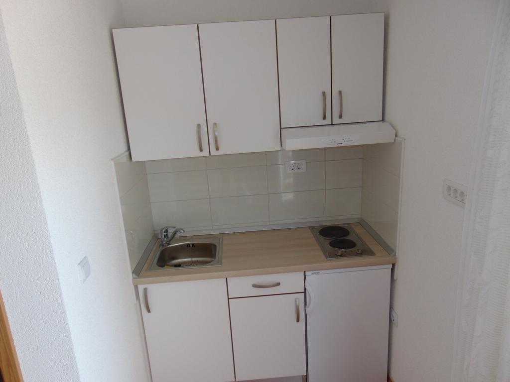 Apartment Studios Ravlic Marija